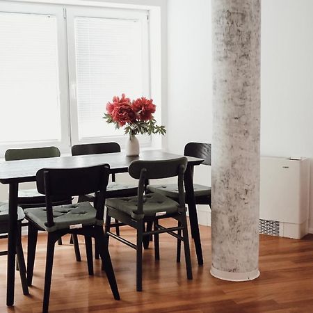 Central Apartment Maister Kranj Buitenkant foto